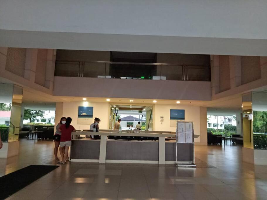 Field Residences Paranaque City Extérieur photo